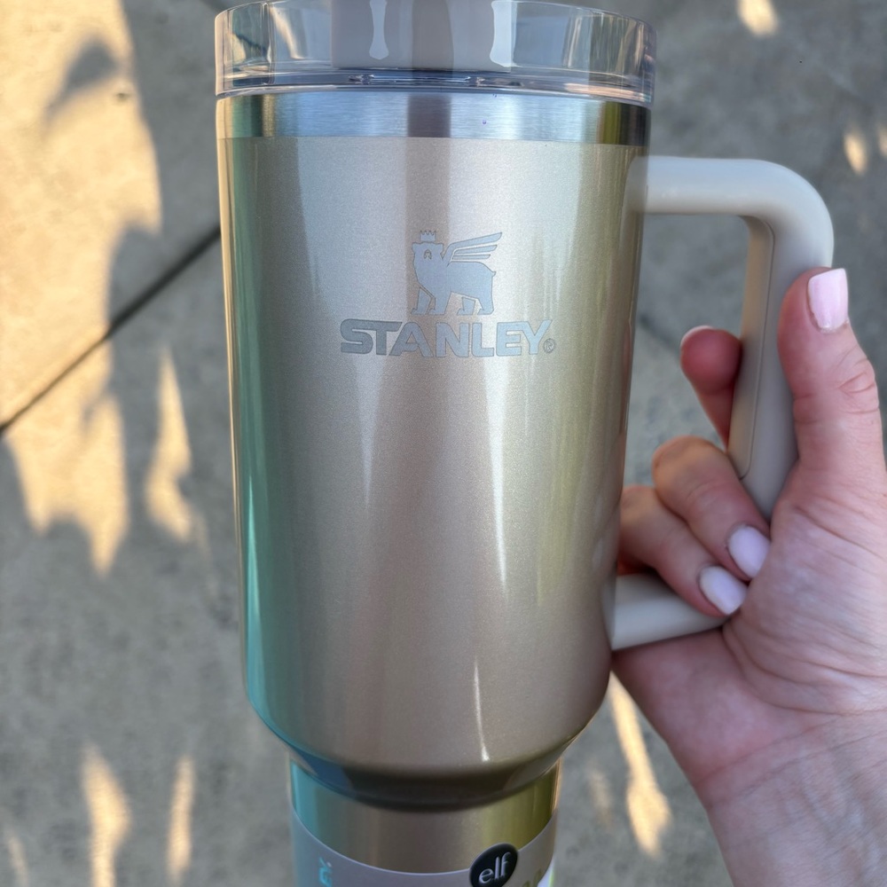 New Stanley 40oz Tumbler - Picture 7 of 7